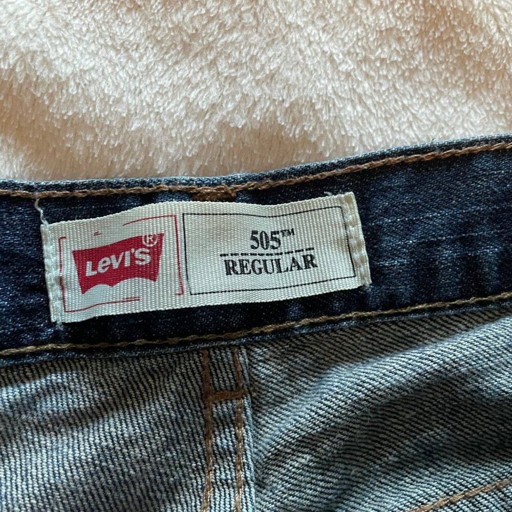 Levi's - Picture 3 of 4